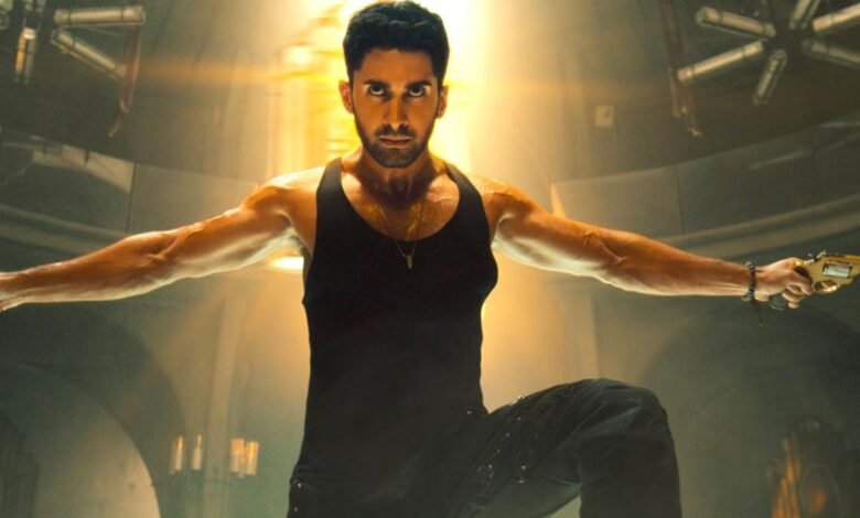 Bollywood Review ba ** ds