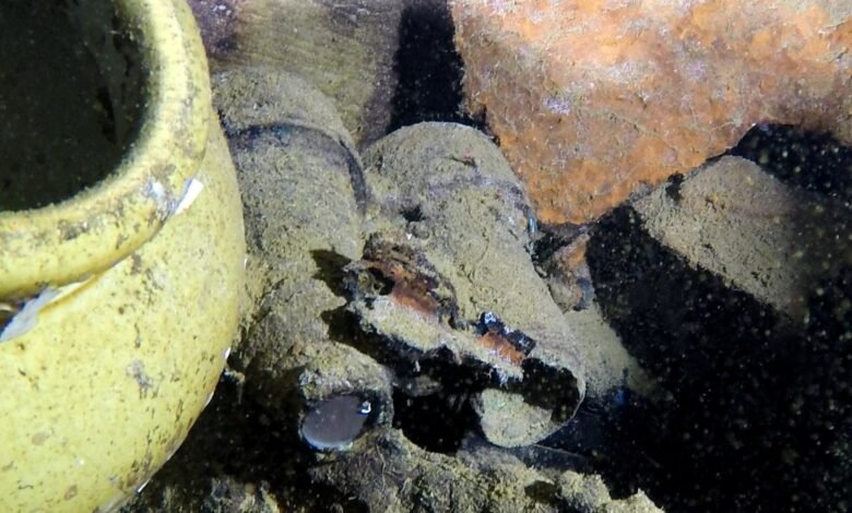 Los tesoros perdidos del naufragio hermano olvidado de Titanic se encuentran más de un siglo después de que se hundió debido a la explosión de la mía
