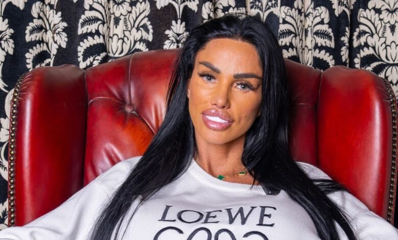 Katy Price finalmente está encantada de volver a combinar con sus hijos después de ‘tiempo complejo’ Katy Price finalmente está encantada de volver a combinar con sus hijos después de ‘tiempo complejo’