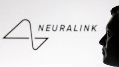 Neuralink de Elon Musk dice que 12 personas han recibido sus implantes
