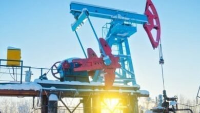 Los gigantes petroleros rusos se doblan bajo precios bajos y sanciones