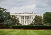 Trump pide que el G7 golpee los impuestos con China e India para importar petróleo ruso.