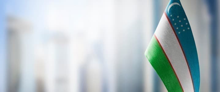 Trump se encuentra con el presidente uzbeko en medio de acuerdos de mil millones de dólares