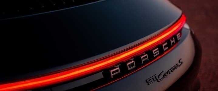 Las ambiciones de EV de Porsche se paran después de una caída de stock empinado