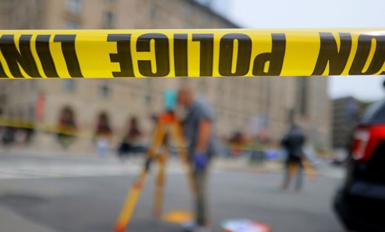 La policía de Boston investiga los posibles delitos de odio después de que dos hombres homosexuales fueron atacados con un bate La policía de Boston investiga los posibles delitos de odio después de que dos hombres homosexuales fueron atacados con un bate