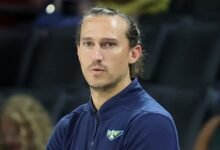 Chris Koclanes recibió un disparo cuando Wings HC después de ir 10-34 en la primera temporada con Paige Bueckers