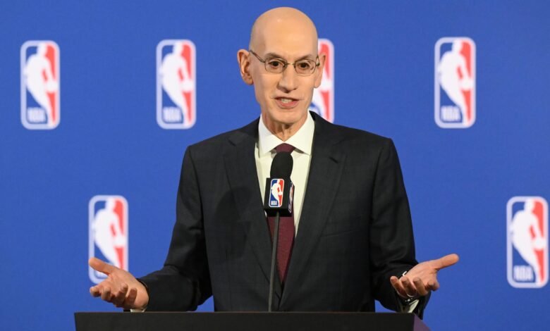 Adam Silver habla de Kawhi Leonard Research dijo que la NBA verificará el cambio de reglas. Adam Silver habla de Kawhi Leonard Research dijo que la NBA verificará el cambio de reglas.