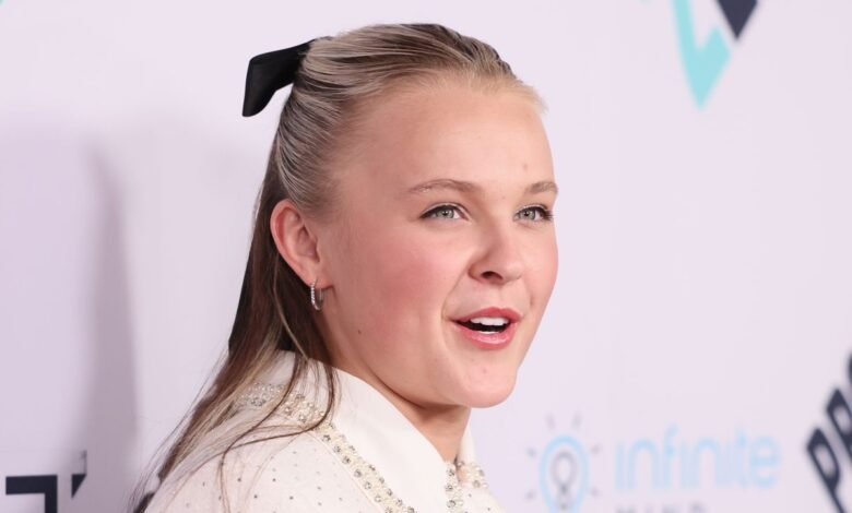 JoJo Siwa dice que la comunidad LGBTQ+ la intimida después de salir con Chris Hughes: Veo que me gira JoJo Siwa dice que la comunidad LGBTQ+ la intimida después de salir con Chris Hughes: Veo que me gira