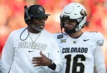 Deion Sanders fue desgarrado por los fanáticos de CFB cuando Ryan Staub luchó en Colorado para perder antes de Houston