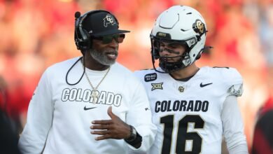 Deion Sanders fue desgarrado por los fanáticos de CFB cuando Ryan Staub luchó en Colorado para perder antes de Houston
