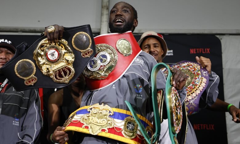Terence Crawford celebra ganar sobre Canelo Álvarez con desfile en video, fotos
