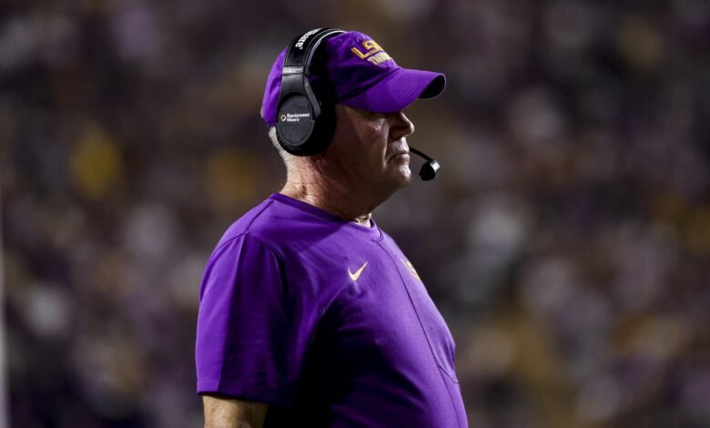 Brian Kelly, No. 4 LSU fue desgarrado por los fanáticos de CFB después de perder a Lane Kiffin, No. 13 Ole Miss Brian Kelly, No. 4 LSU fue desgarrado por los fanáticos de CFB después de perder a Lane Kiffin, No. 13 Ole Miss