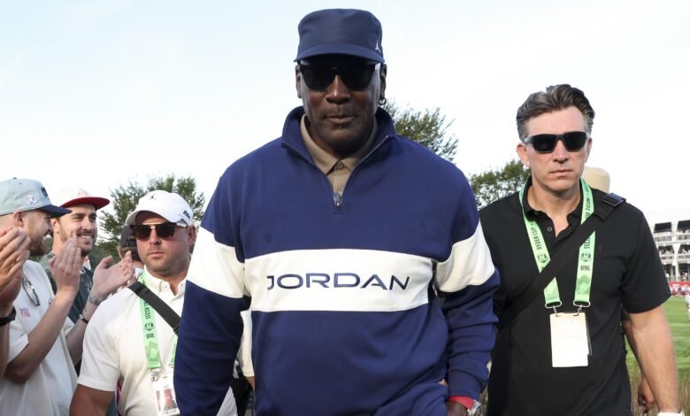 Michael Jordan, Cooper Flagg Link en foto en 2025 Ryder Cup