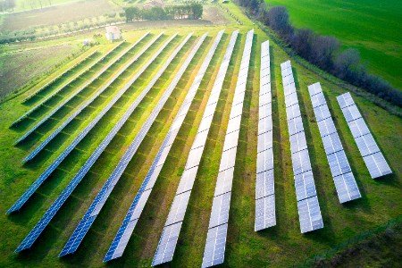 ESB energiza su primera granja solar de propiedad total en Irlanda ESB energiza su primera granja solar de propiedad total en Irlanda