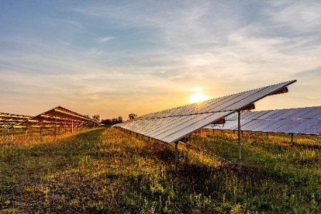 MCA ofrece los últimos siete jardines públicos en el Sun Solar Project 370 megavatios.