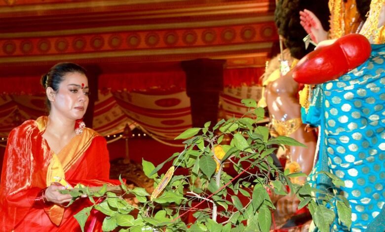 Kajal Nisa, celebra a Durga Puja con la época