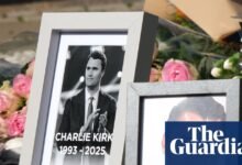Los vendedores de mercadería cobran el asesinato de Kirk con una avalancha de anuncios de redes sociales | Charlie Kirk disparando