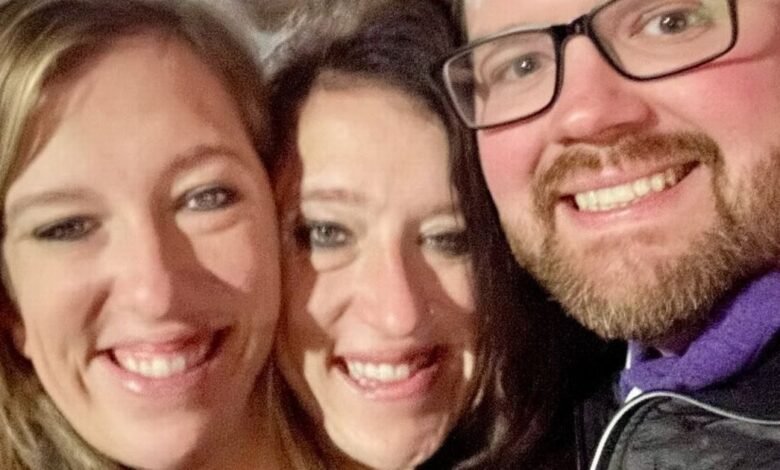 Adjuntos Twin Abby y Brittany Hensel comparte imágenes de boda invisible después de una declaración críptica