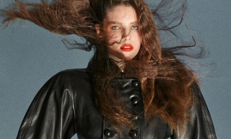 El A/W25 de Chloé es una exploración del sexo y la fuerza El A/W25 de Chloé es una exploración del sexo y la fuerza