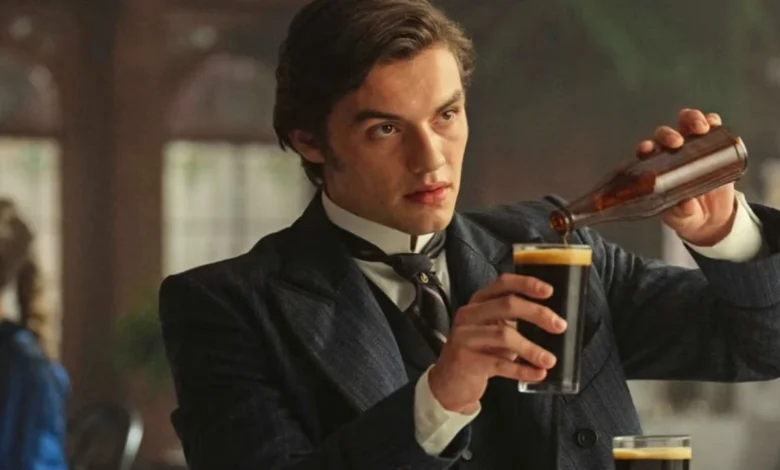 ¿Cómo ves la casa de Guinness? Antony Boyle y Louis Partrice tienen que ver con el drama del período del creador de los anteojos quisquillosos