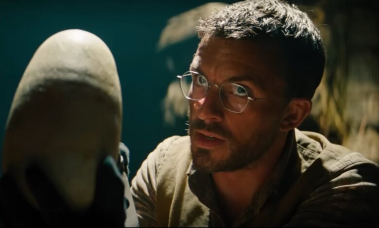 Me encanta que Jonathan Bailey traiga ‘lutas cortas’ para una actuación de otoño