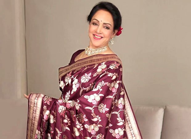 Hema Malini dio la bienvenida al MG M9 Electronic MPV en TK 2,5. 69.90 lleno de características de lujo: Bollywood News Hema Malini dio la bienvenida al MG M9 Electronic MPV en TK 2,5. 69.90 lleno de características de lujo: Bollywood News
