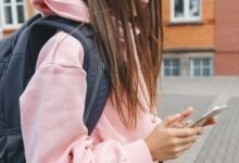 Le di a mi hija a mi hija a la edad de 8 años. La escuela no debería estar permitida.