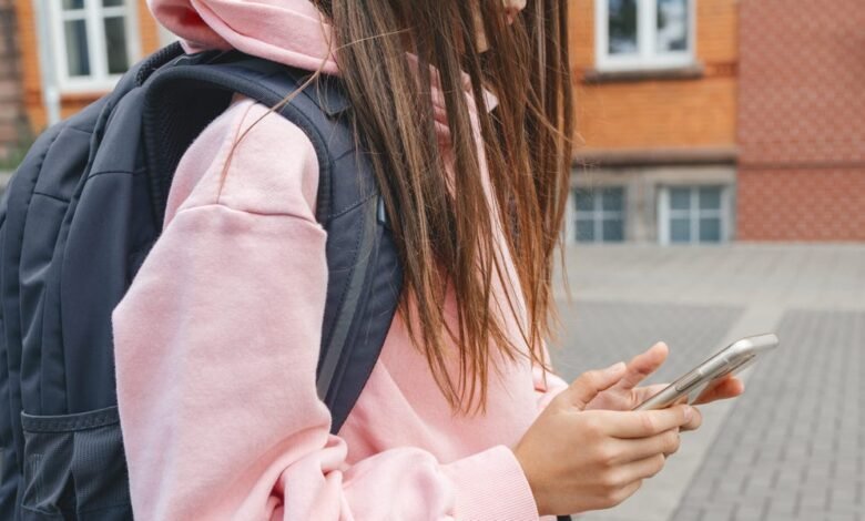Le di a mi hija a mi hija a la edad de 8 años. La escuela no debería estar permitida.