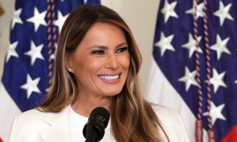 Melania Trump recibe a los líderes tecnológicos en la mesa redonda de AI Education Melania Trump recibe a los líderes tecnológicos en la mesa redonda de AI Education