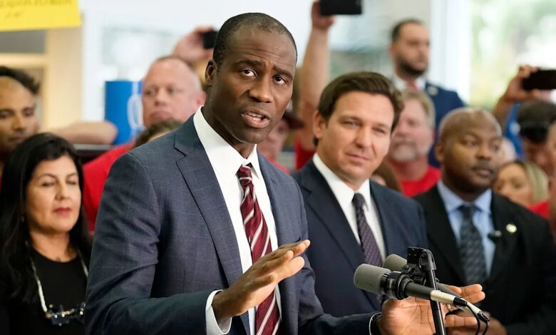 El Departamento de Salud de Florida reveló detalles sobre los volúmenes escolares. El Departamento de Salud de Florida reveló detalles sobre los volúmenes escolares.