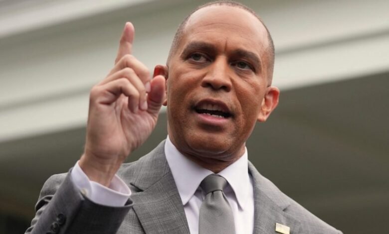 Jeffries: Video de Trump AI ‘diseñado para ser una distracción maligna’