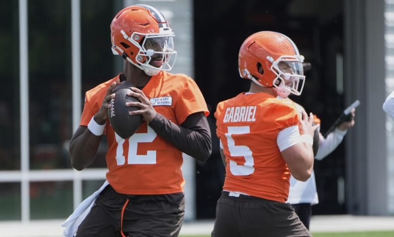 Los fanáticos de la NFL quieren que Shedeur Sanders o Dillon Gabriel tengan el QB1 de Browns en Joe Flacco