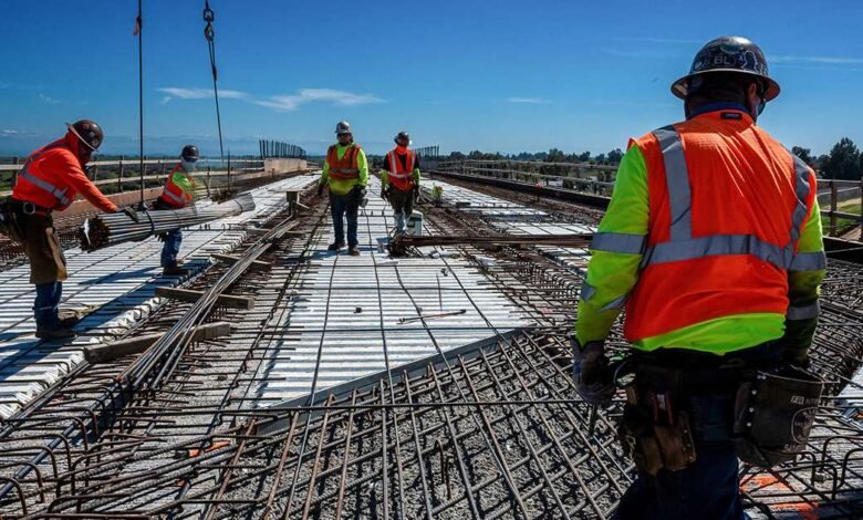 Trump redirigirá $ 2.4B en la ayuda ferroviaria de alta velocidad de California