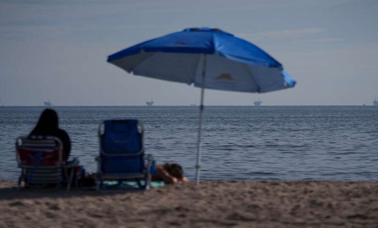 Newsom para frenar el petróleo en alta mar a cambio de la producción en tierra