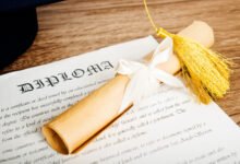La escuela de posgrado tiene que enfrentar un mayor desempleo.