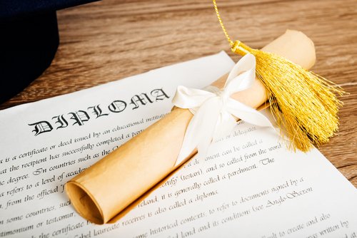 La escuela de posgrado tiene que enfrentar un mayor desempleo.