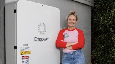 Las baterías de la casa más grandes están domesticando el pato solar y creando más espacio para la azotea PV