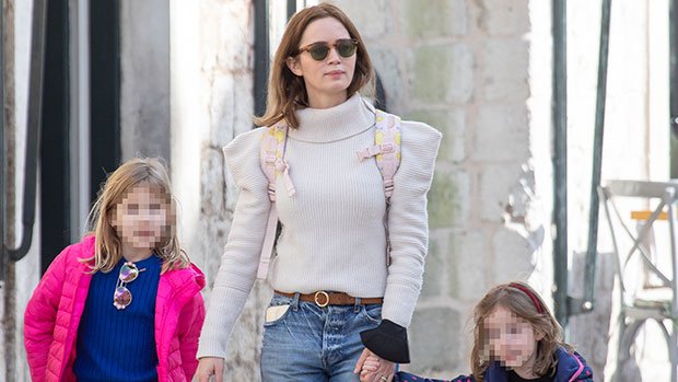 Sobre sus 2 hijas con John Crasinsky – Hollywood Life Sobre sus 2 hijas con John Crasinsky – Hollywood Life
