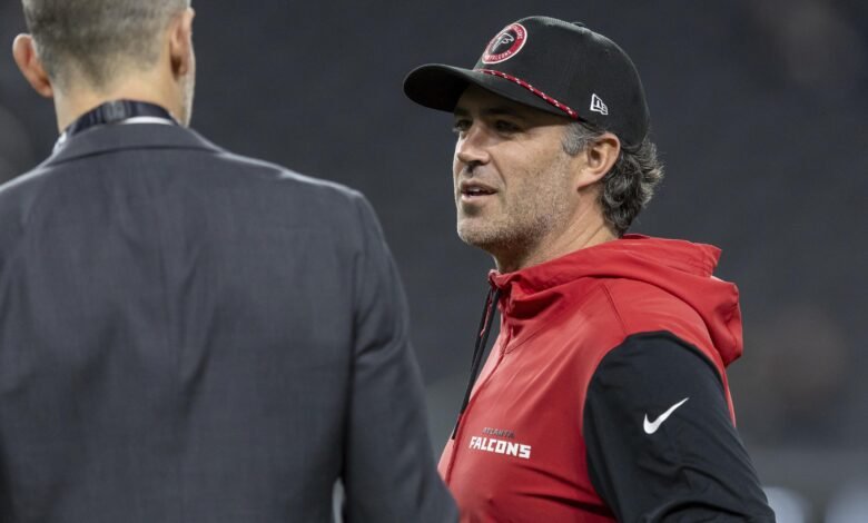 OK State se informa como Falcons OC Zac Robinson para reemplazar a Mike Gundy como HC OK State se informa como Falcons OC Zac Robinson para reemplazar a Mike Gundy como HC