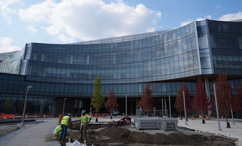 Ford para mover la sede al nuevo campus a 3 millas de distancia