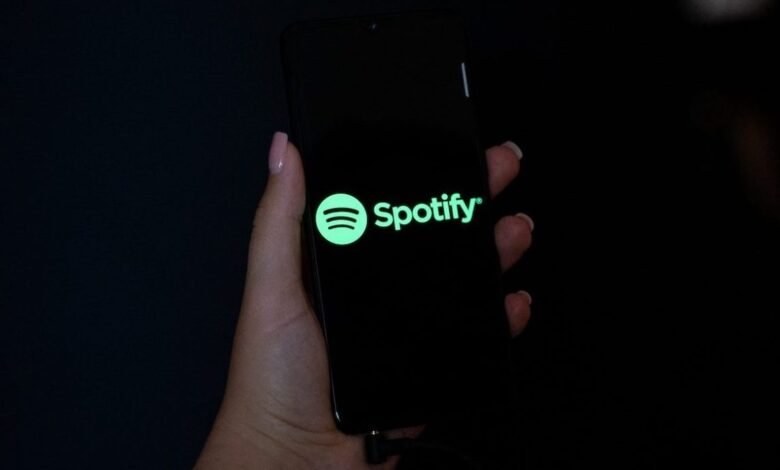 Spotify finalmente está lanzando soporte para la transmisión de música sin pérdidas Spotify finalmente está lanzando soporte para la transmisión de música sin pérdidas