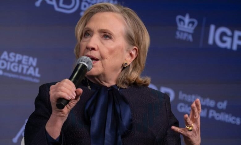 Hillary Clinton: AI, Medias de sobrealimentación de las redes sociales ‘