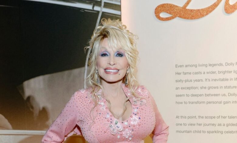 Dolly Parton parece Vegas debido al desafío de la salud