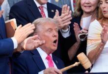 CBO dijo que la supresión de entrada de Trump está empujando a la población estadounidense más rápido de lo esperado.