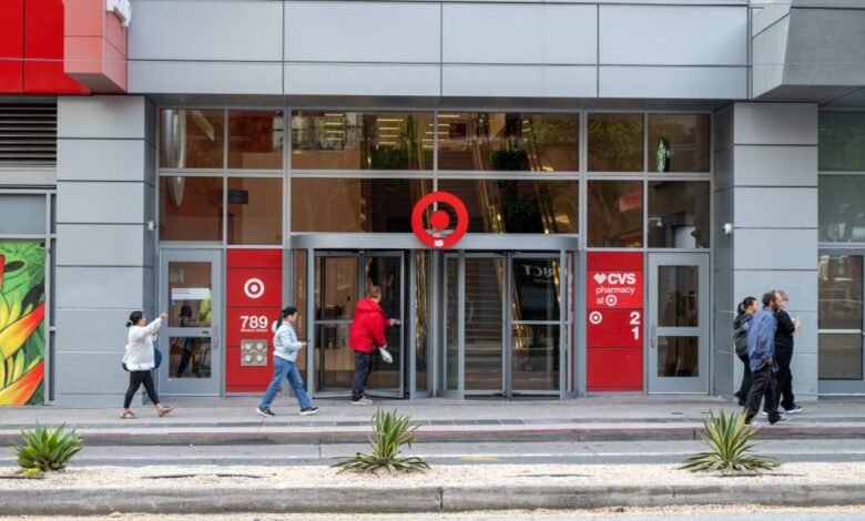 Target espera que haya ventas de regreso a las escuelas que nunca han jugado juegos. El tráfico de tráfico todavía se reduce durante el séptimo mes consecutivo.