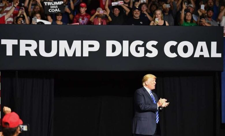 Trump finalmente presenta el plan para revivir la industria de “bella limpia de carbón”