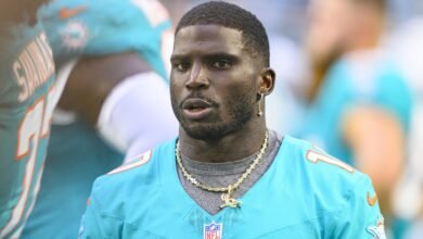 Tyalet Hill de Dolphins hospitalizado con lesiones en la rodilla después de ser derrotada en comparación con aviones a reacción