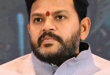 El Ministro de Aviación Civil Ram Mohan Naidu Inaurties Udan Yatri Cafe en el aeropuerto de Vijayawada