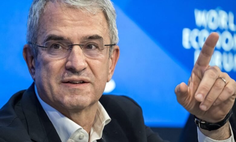 Disparar al CEO de Nestlé y la nueva regla de la oficina romántica