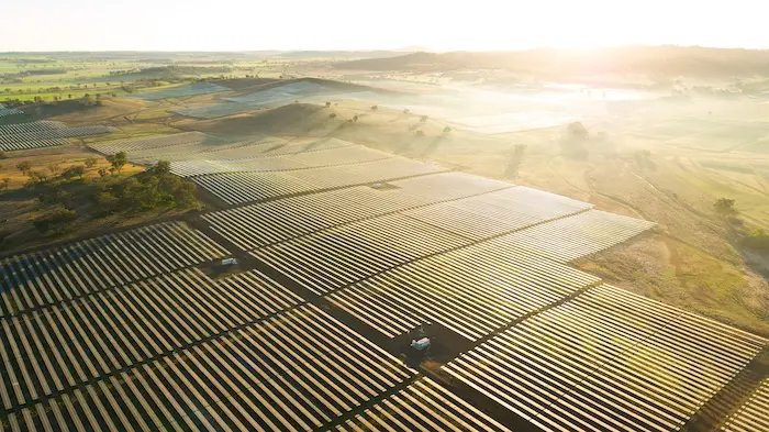 LightSource BP comienza a funcionar en la primera Bess de 10 horas de Australia como parte del híbrido de batería solar